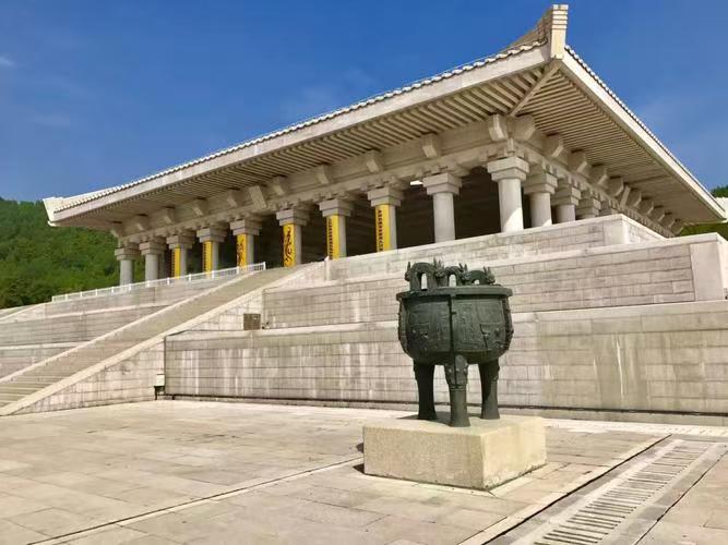 Xi’an North Route Day Tour: Yellow Emperor Mausoleum & Hukou Waterfall on the Yellow River (Private Guide & Transport)