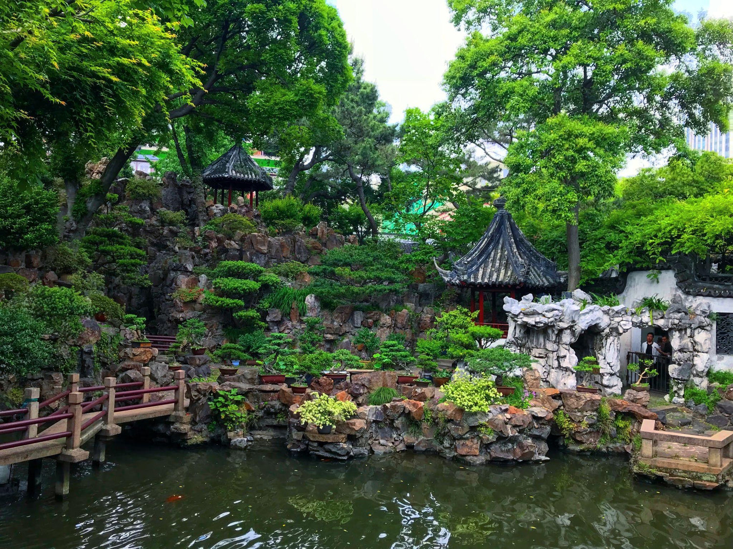 Shanghai Haipai Culture Day Tour: Museum Highlights, Yu Garden, City God Temple &amp; Jade Buddha Temple (Private Guide &amp; Transport)