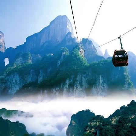 Zhangjiajie Highlights 2-Day Tour: National Forest Park, Glass Bridge &amp; Tianmen Mountain (Private Guide &amp; Transport)